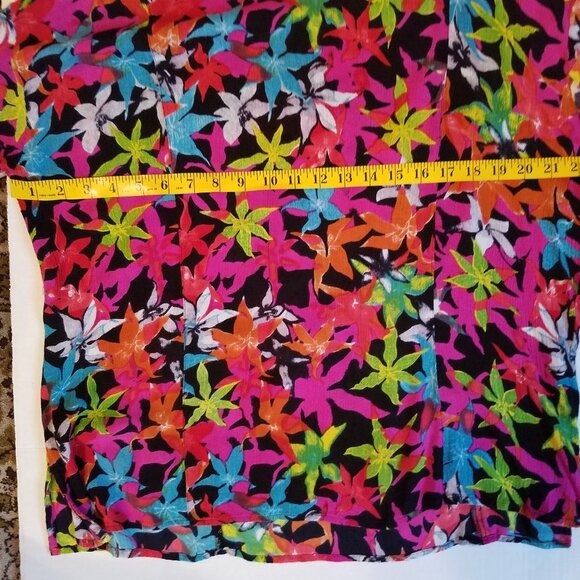 Vicki Wayne Floral Blouse 100% Rayon - Picture 9 of 11